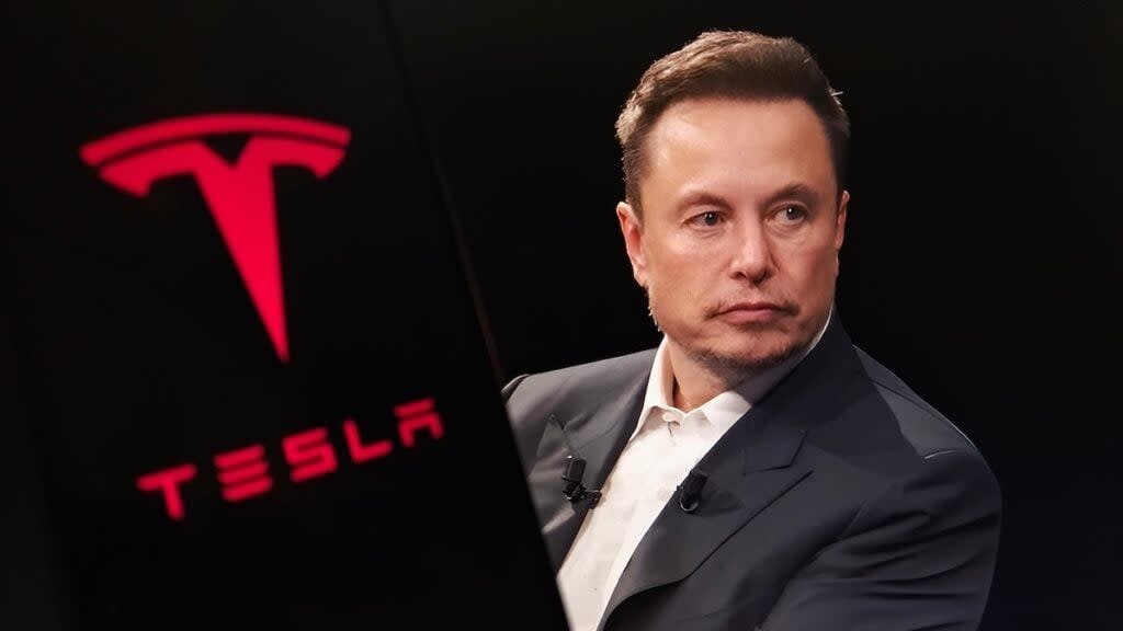 Tesla Robotaxi Dallas & Houston Rollout vs. Waymo Lead